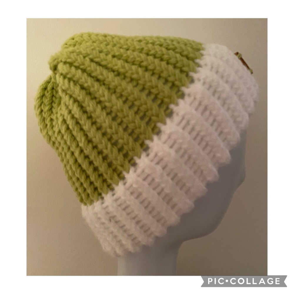 NWT Loom Knitted Hats, Warm and cozy, Knitting, Hats, Unisex, Handmade by Seller